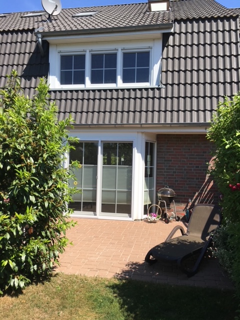 KINDERFREUNDLICHES MITTELREIHENHAUS (BJ. 2007) MIT CA. 135 QM WOHNFLÄCHE + 225 QM GRUNDSTÜCK